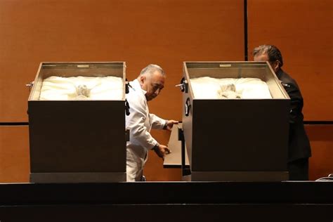 Alien Dead Body 的图像结果