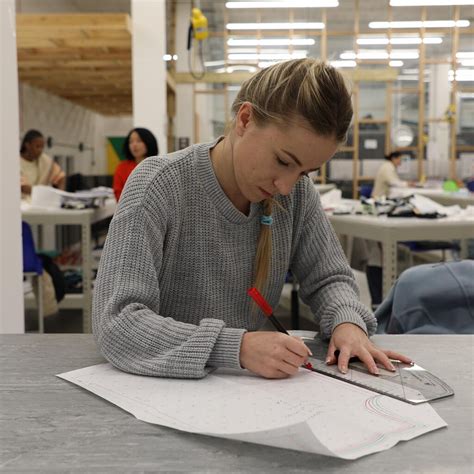 Creative Pattern Cutting Promotion Ideas 的图像结果