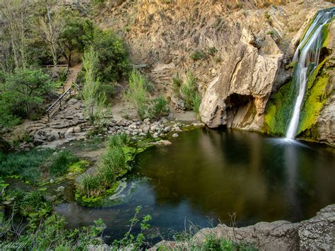 5 Best Waterfall Hikes in Los Angeles for a Refreshing Trek