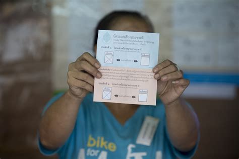 Voting around the World 的图像结果