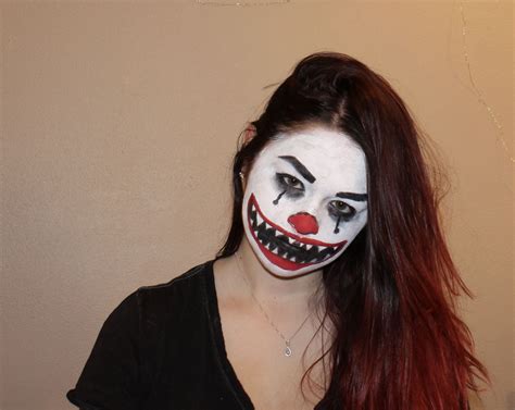pennywise clown makeup 🤡 | Halloween face, Black halloween dress ...
