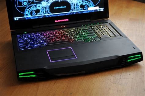 Alienware Laptop M17x R3 Review 的图像结果