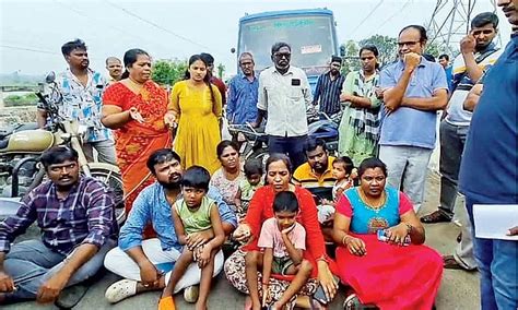 Ottiyambakkam residents block road after flood waters enter their homes