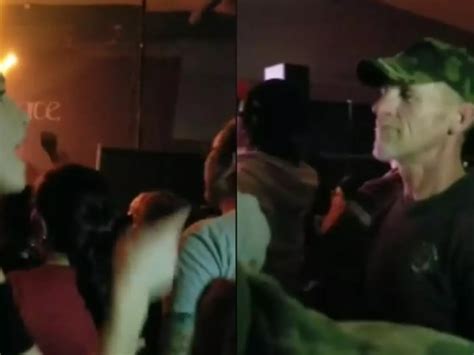 Daughter Sings Songs To Her Hearing-Impaired Father At A Rock Concert ...
