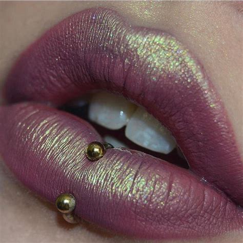 Middle Lip Piercing - The Lip Piercing : r/lippiercing