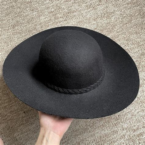 Women's Black Hat | Depop
