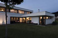 haus in l form einfamilienhaus rankweil modern massivbau l form haus in l form einfamilienhaus rankweil modern massivbau l form