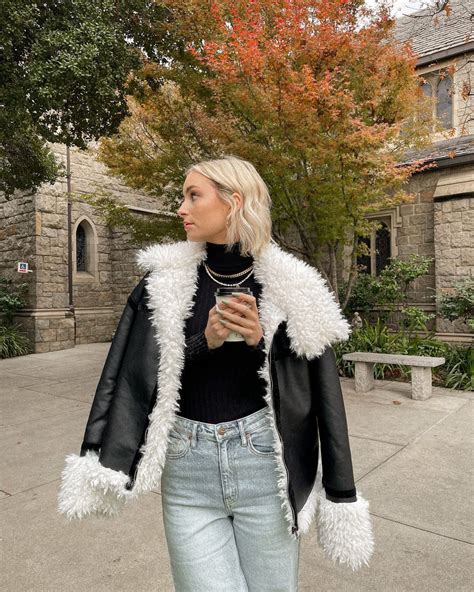 23 Black Turtleneck Women Outfits: Style, Office Looks & More