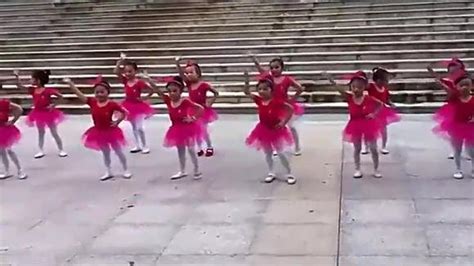 小苹果》 儿童舞蹈视频_点赞数349_收藏数209-母婴视频-免费在线观看-爱奇艺
