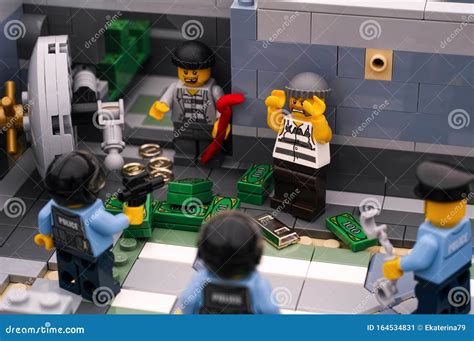 LEGO Bank Robbery 的图像结果