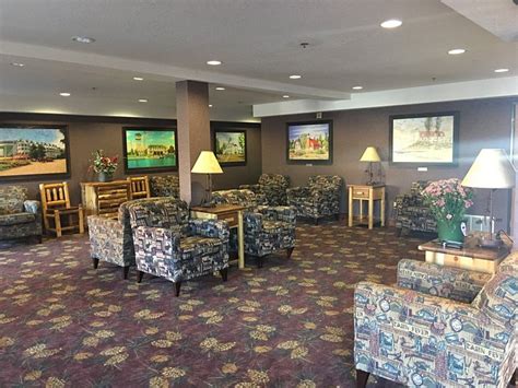 BRIDGE VISTA BEACH HOTEL & CONVENTION CENTER (Mackinaw City) - Hotel ...