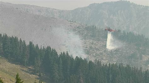 Fire on Mount Hood shuts down hiking trails, sends smoke across ...
