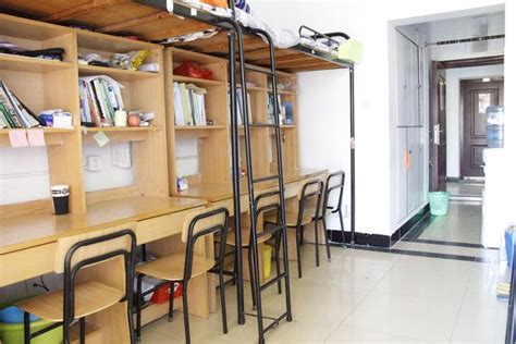 台州学院宿舍条件图片(分配几人间有空调和卫生间吗)