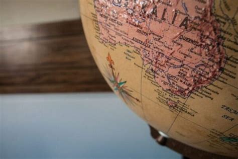 How to Help Local Communities 的图像结果