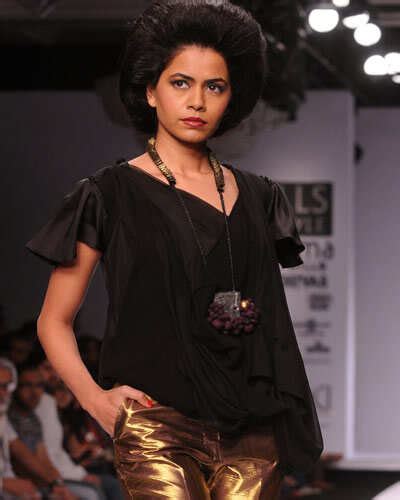 Nolana presents a creation by designer Ashish N Soni during Day 5 of ...
