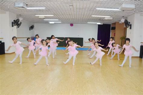 少儿舞蹈培训班-怎么选择少儿舞蹈培训机构？