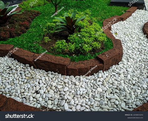 Landscaping With Gravel And Pots