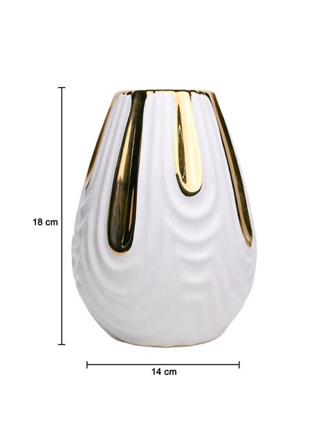 White Textured Vase with Gold Design - Market99 – MARKET99