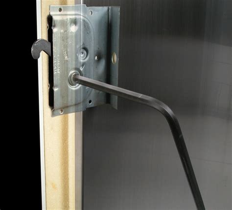 Walk-In Freezer Installation 的图像结果