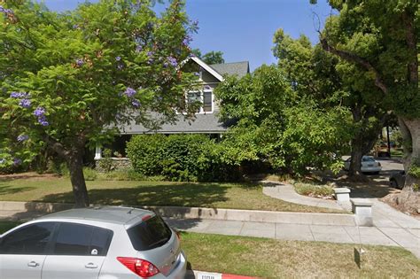 Jamie Lee Curtis' murder home from 'Halloween' is up for sale | New ...