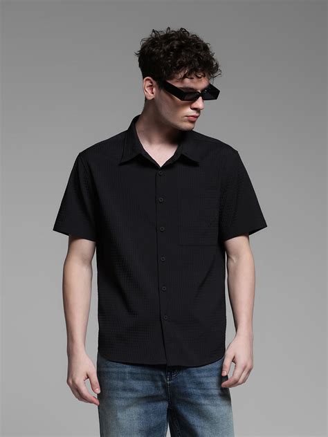 BLACK SHORT SLEEVES SHIRT