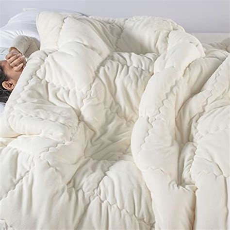 SPREAD SPAIN Microfiber Arctic Extreme Luxury Winters Quilt, 700 GSM ...