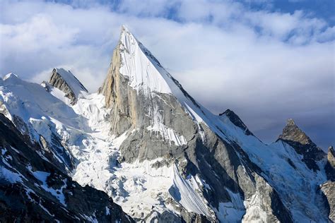 https://i.natgeofe.com/n/86690ac0-1cdb-40f4-8804-7bf3396427b3/pakistan_2M91K7R-Enhanced-SR_ukHR_RESIZED.jpg
