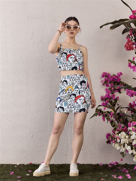 Women White & Multicolour Graphic Printed Round Neck Sleeveless Cropped ...