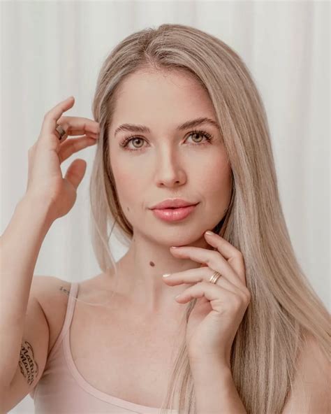 Saiba quem é Larissa Ferrari, amante do jogador francês do Vasco, Dimitri Payet - Portal Leo Dias