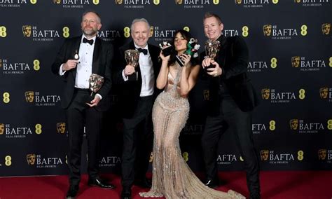 LONDON, ENGLAND - FEBRUARY 22: Gracie Abrams attends the 2026 EE BAFTA Film Awards at The Royal Fest