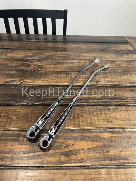 Windshield Wiper Arm Set – KeepRTuned