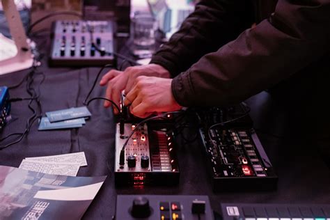 Frequency Modulation Synthesizer 的图像结果