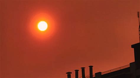 Poor air quality in Montreal from Quebec wildfires forces event ...