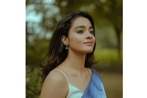 Actress Gayathrie's Instagram account hacked