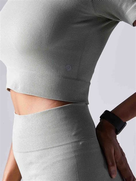 Sage Pulse Cropped T-shirt – CAVA Athleisure Pvt Ltd