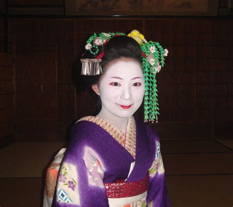 The versatility and splendor of Geisha Hairstyles - A Dying Japanese ...