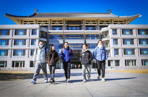 In pics: Spring semester begins at Peking University