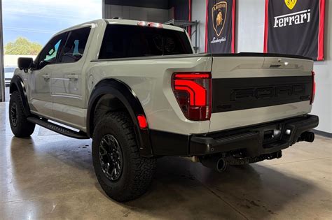 Dealer Buys Ford F-150 Raptor R, Drives 8,800 Miles, Sells Below MSRP - autoevolution