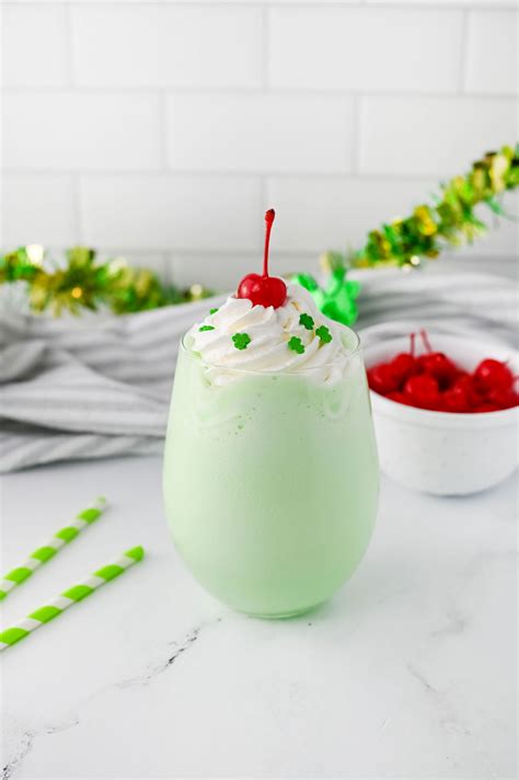 Copycat McDonalds's Shamrock Shake