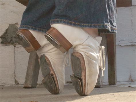 Clogging Shoes 的图像结果