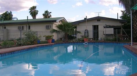STARLINE MOTOR INN (Miles) - Reviews, Photos, Rate Comparison