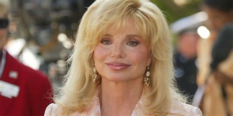 Pamela Anderson, 57, Who Stepped Away from the Spotlight, Explained Why She Gave up Makeup ...