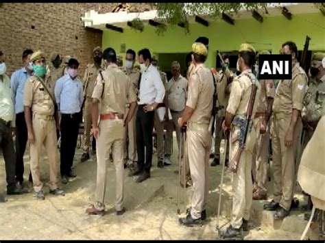 UP Panchayat elections: Miscreants loot ballot boxes in Agra