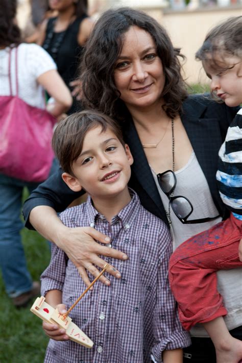 'Roseanne' Star Sara Gilbert, 49, Asks for Divorce from Her Star Wife ...
