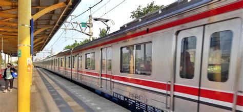 Beautiful Mumbai Local Train Image 的图像结果