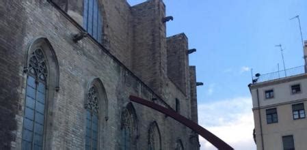 Rifirrafe político por el apagón de llama del Fossar de les Moreres