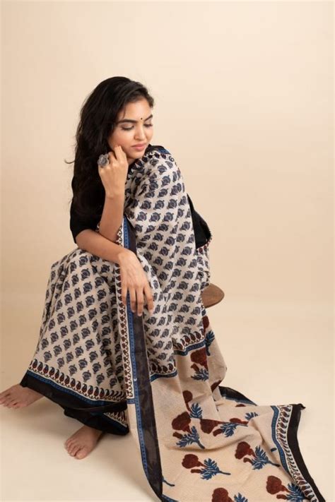 Streamilined Saree – Navvi.in