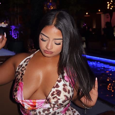 Rachel Chaleff @rachelchaleff Fanfix Videos & Photos