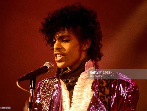 Prince-Alexander Moody Minimalist HD Vector Wallpaper HD HD Vector Recipe HD Wallpaper