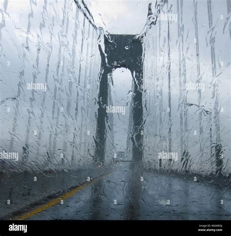 Verrazzano-Narrows Bridge, aka Verrazano-Narrows Bridge, suspension bridge spanning New York ...